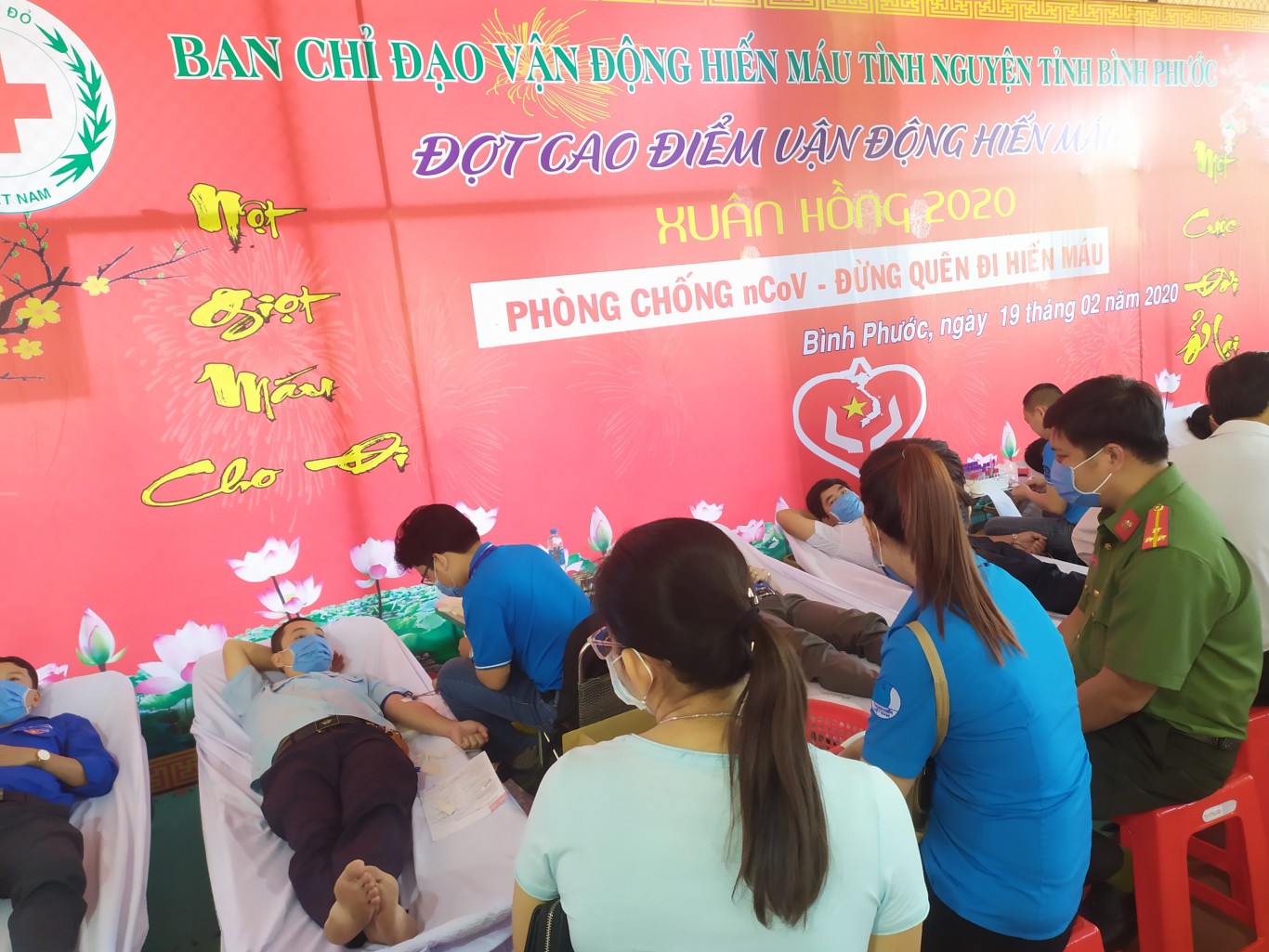 Đoàn thanh niên Cục Hải quan tham gia hiến máu