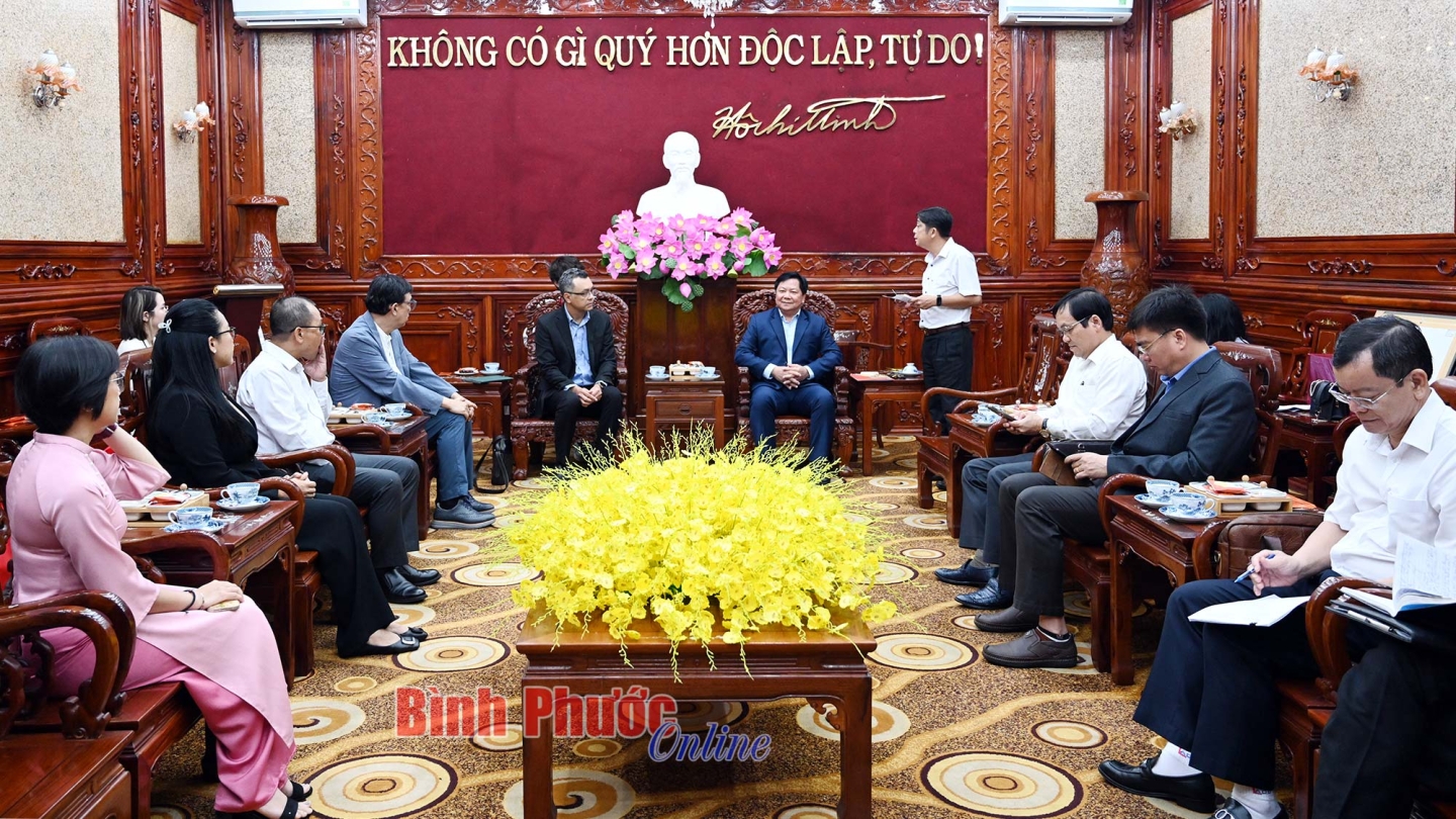 Leaders of the Provincial People is Committee received the delegation of the Thai Investment Promotion Office