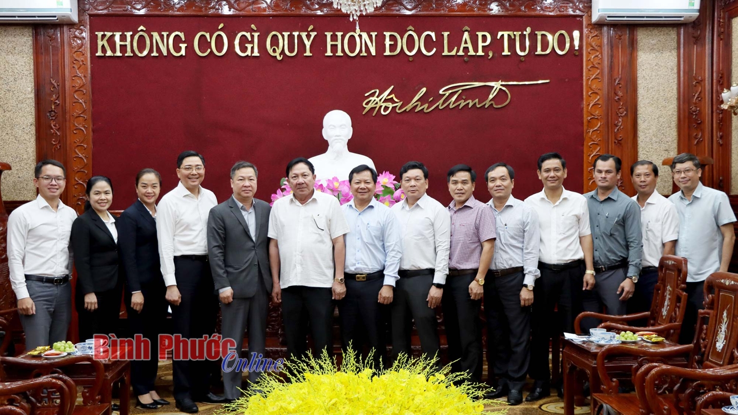 Giang Nam Logistics Joint Stock Company learns about investing in the province