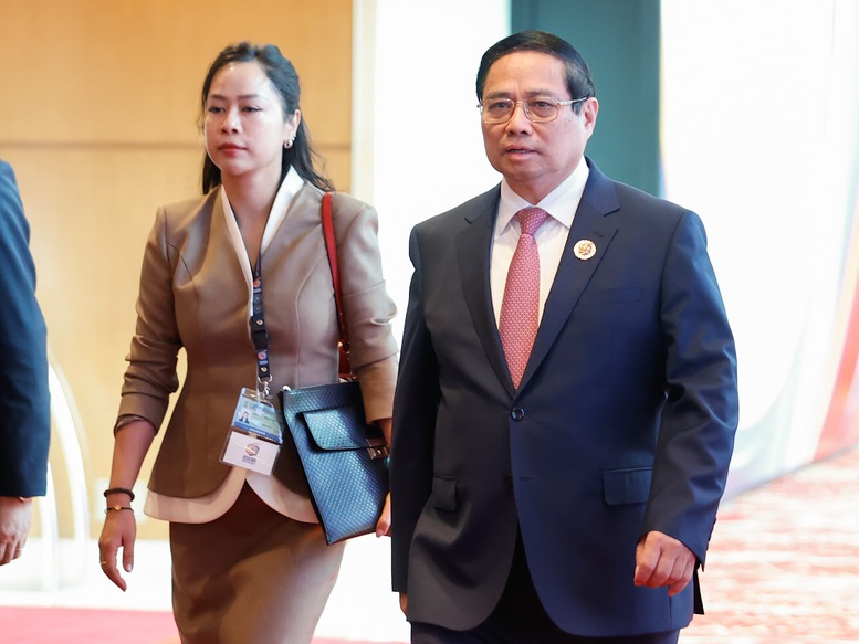 img4109 17482235702121569376008