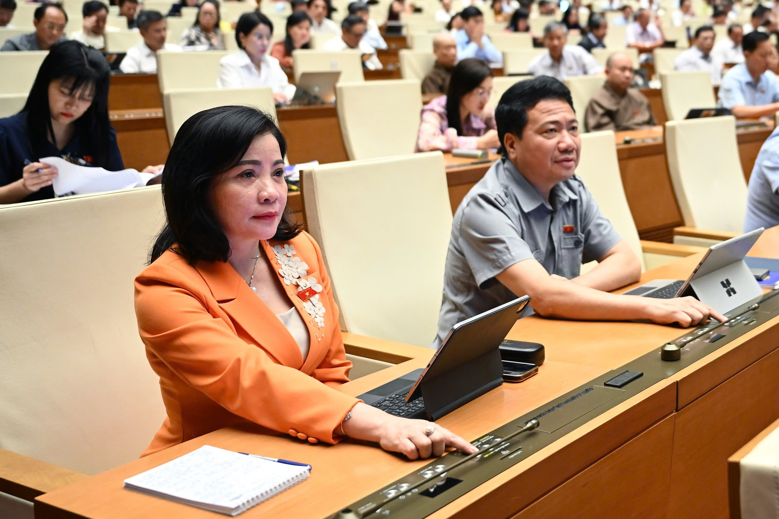 202506121018502309 gen h z6696879287062 b1efa483efce416b0ed1b9ab2b0aa97f