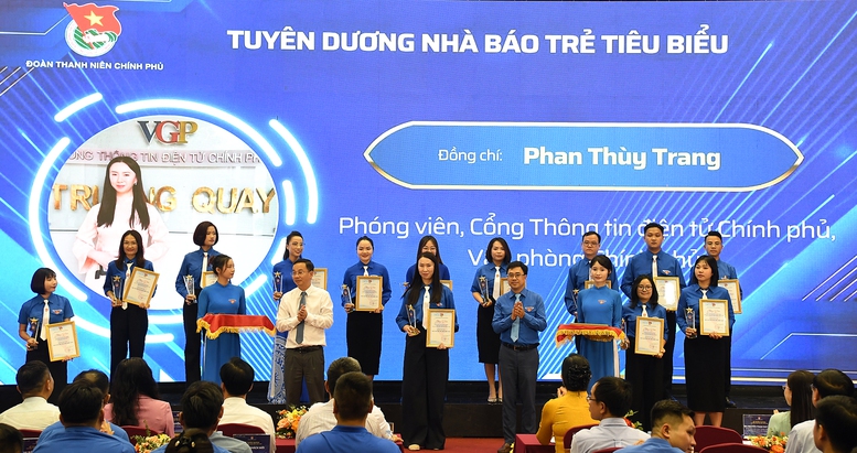 dsc5634 17502578198271196268903