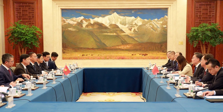 z6718804198132b043f5f13b8fe64f767ad82abe381927 17502544655142056565525