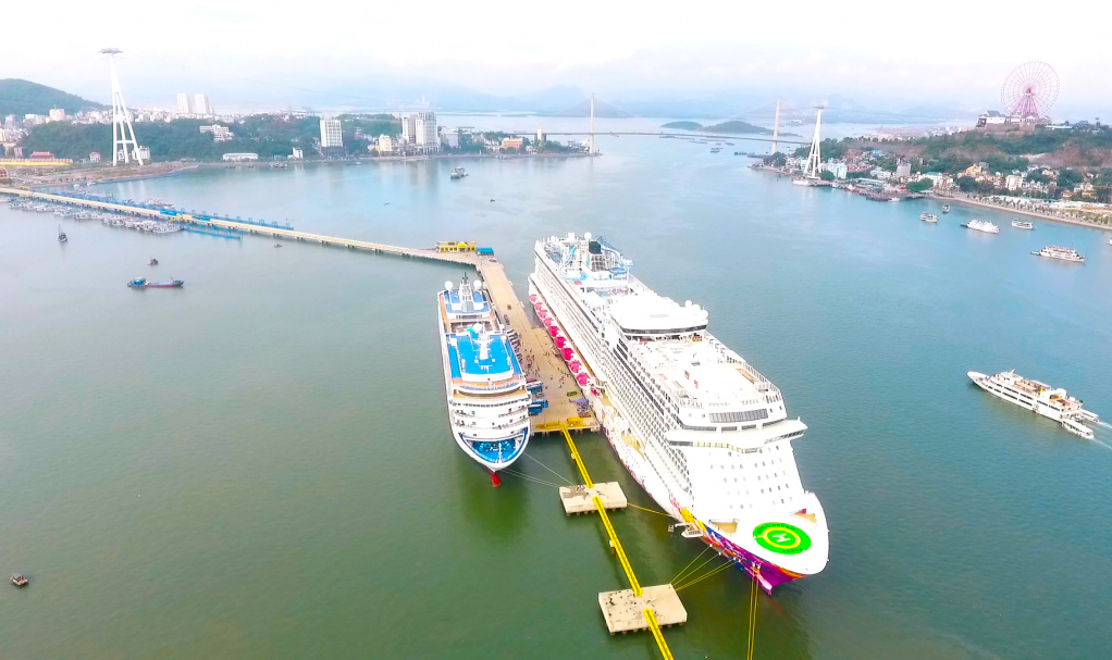 Cảng tàu khách quốc tế Hòn Gai, một trong những dự án tạo nên điểm nhấn cho hạ tầng dịch vụ, du lịch của Quảng Ninh.