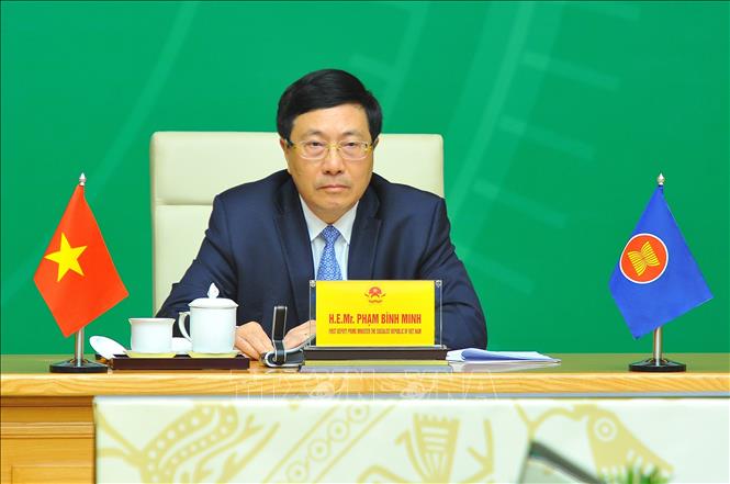 Phó Thủ tướng Thường trực Phạm Bình Minh dự hội nghị.