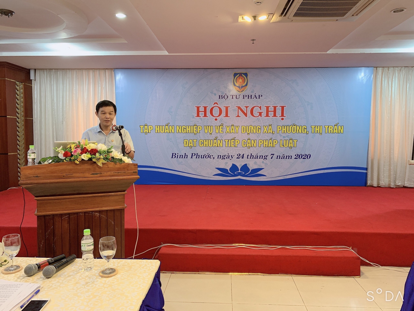 Đồng chí Uông Ngọc Thuẩn, Phó Vụ trưởng Vụ PBGDPL phổ biến chuyên đề tại Hội nghị