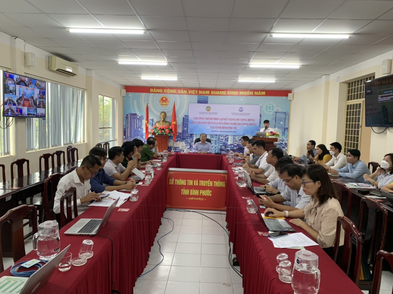 Tập huấn phổ cập kỹ năng số cộng đồng cho thành viên Tổ công nghệ số cộng đồng và Đề án 06 tỉnh Bình Phước