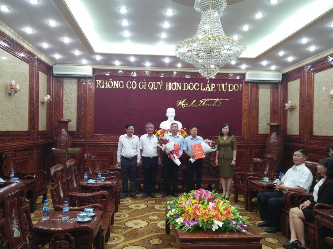 Công bố và trao quyết định bổ nhiệm lại 02 Phó Chánh Thanh tra  tỉnh Bình Phước